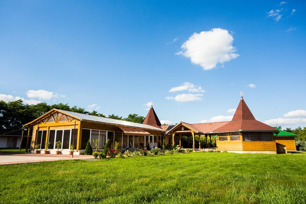 Szatmar Beregi Elmenyliget Aparthotel Fehergyarmat Exterior photo